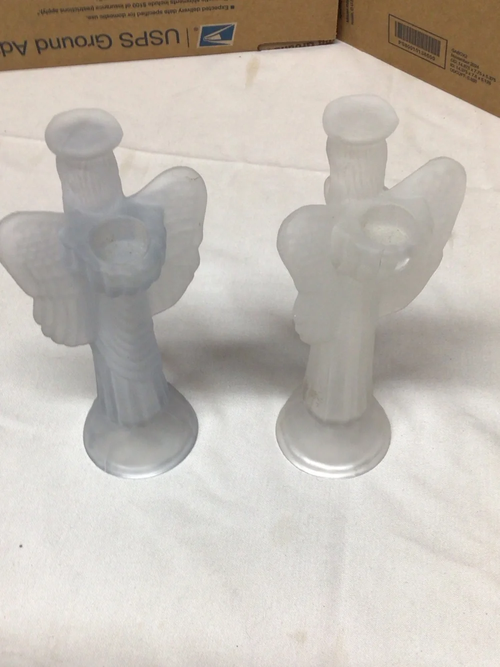 Source Unknown Frosted Glass Angel Pair - White